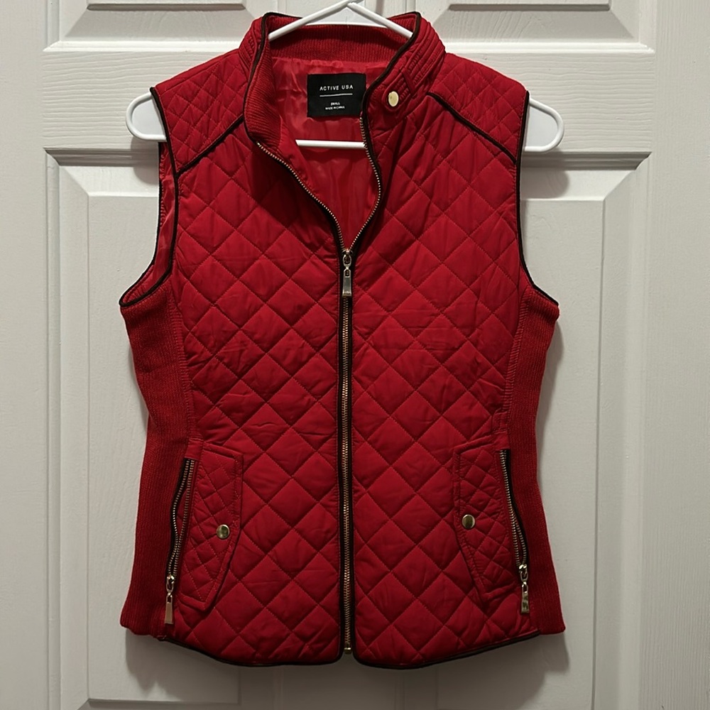 Active USA Red Quilted Vest